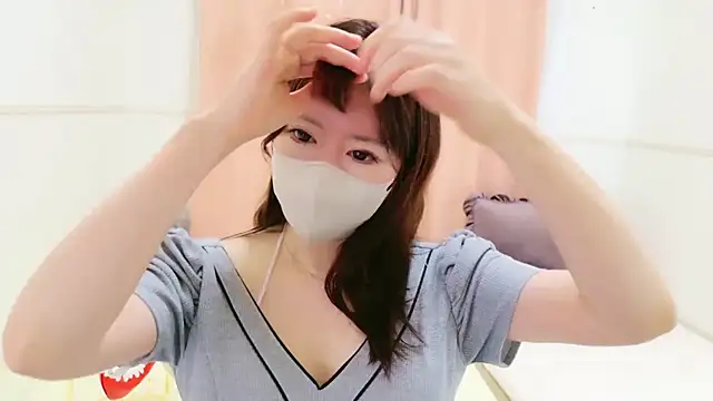 maii- naked strip on cam for live sex video chat