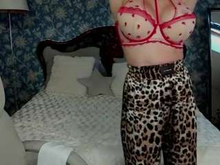 MissHunnys nude Live Sex Chat Show