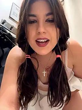 ChloeGraff naked strip on cam for live sex video chat