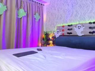 Alanna-Hank nude Live Sex Chat Show