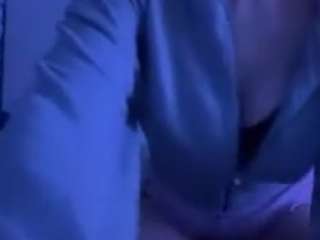 ilookfamiliar nude Live Sex Chat Show