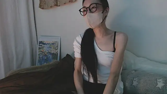 JUNjuun naked strip on cam for live sex video chat