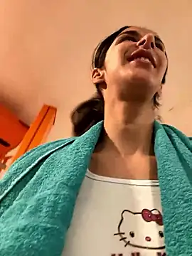 LuluQueen18 naked strip on cam for live sex video chat