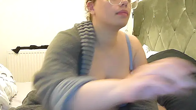 Mysteery naked strip on cam for live sex video chat