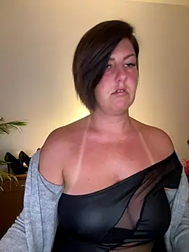 NatiLove35 naked strip on cam for live sex video chat