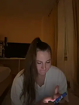 NotShyShow naked strip on cam for live sex video chat