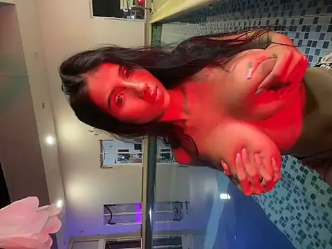 Sofia_Mcflury naked strip on cam for live sex video chat