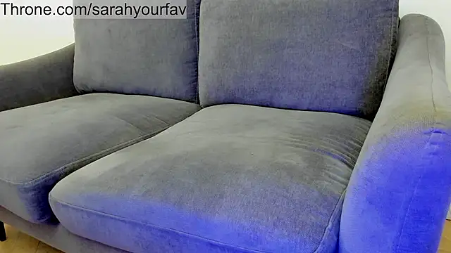 yourcutesarah naked strip on cam for live sex video chat