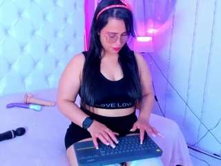 CarolineeSweet nude Live Sex Chat Show