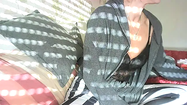 yola181 naked strip on cam for live sex video chat