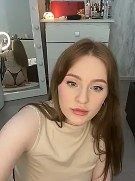 CaseyCumFace naked strip on cam for live sex video chat