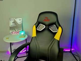 Emili-Gilbert nude Live Sex Chat Show