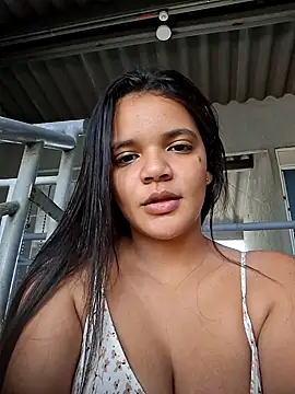 manu_elaa naked strip on cam for live sex video chat