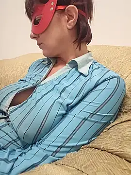 Vagabondainnamorata naked strip on cam for live sex video chat