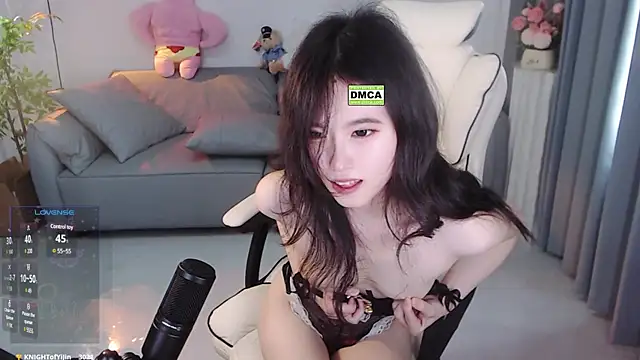 YiJin-a naked strip on cam for live sex video chat