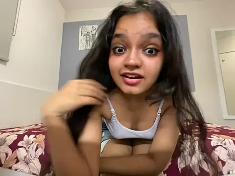 AlanaXSexyy naked strip on cam for live sex video chat