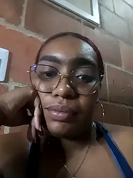 Cinnamon-Skin naked strip on cam for live sex video chat