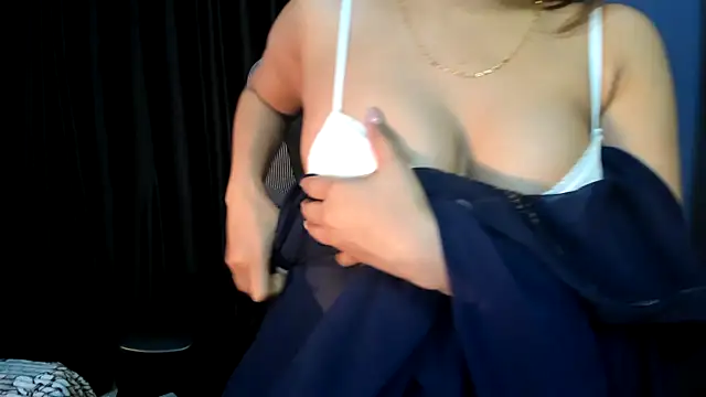 ClassicClarity naked strip on cam for live sex video chat