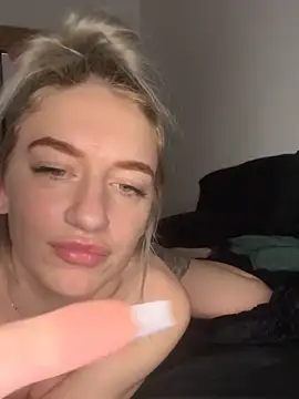 Irishivyxx naked strip on cam for live sex video chat
