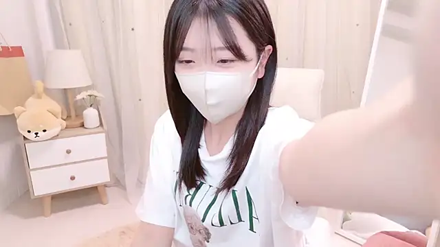 MOMOnya naked strip on cam for live sex video chat