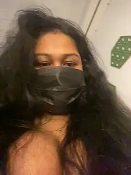 Queen-Of-Spades naked strip on cam for live sex video chat