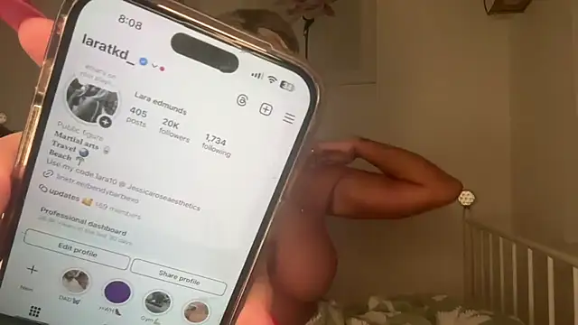 BendyBarbie naked strip on cam for live sex video chat