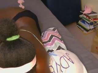 Caramel-Diva nude Live Sex Chat Show