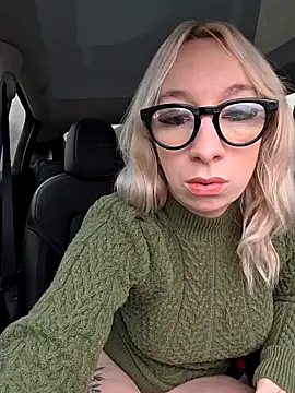 Giuliana_baby naked strip on cam for live sex video chat