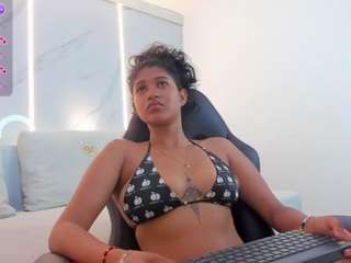 Kendall-Vanucci nude Live Sex Chat Show