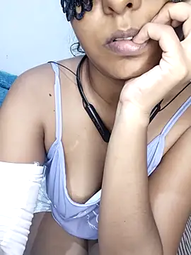 Ashugril_hot naked strip on cam for live sex video chat