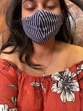 Iam_HoneyBee naked strip on cam for live sex video chat