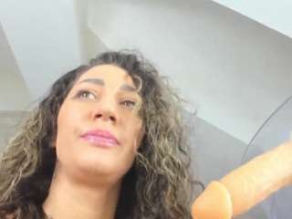 Jullia-MILF nude Live Sex Chat Show