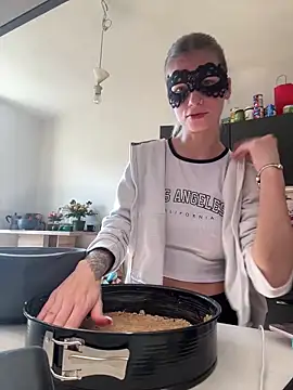 YoungLily666 naked strip on cam for live sex video chat