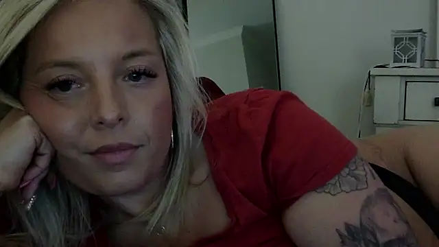 JennaLynn785 naked strip on cam for live sex video chat