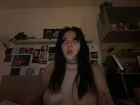 Lyra-RainX naked strip on cam for live sex video chat