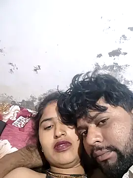 Horny_cpl33 naked strip on cam for live sex video chat