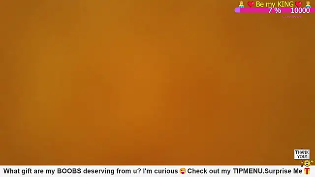 HugePeaches naked strip on cam for live sex video chat