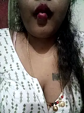 Spoorthi143 naked strip on cam for live sex video chat