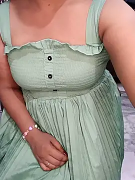Your-Yashika naked strip on cam for live sex video chat