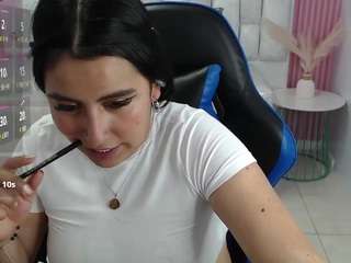 Emily-Mills-S nude Live Sex Chat Show
