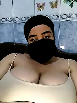 Maraamm naked strip on cam for live sex video chat