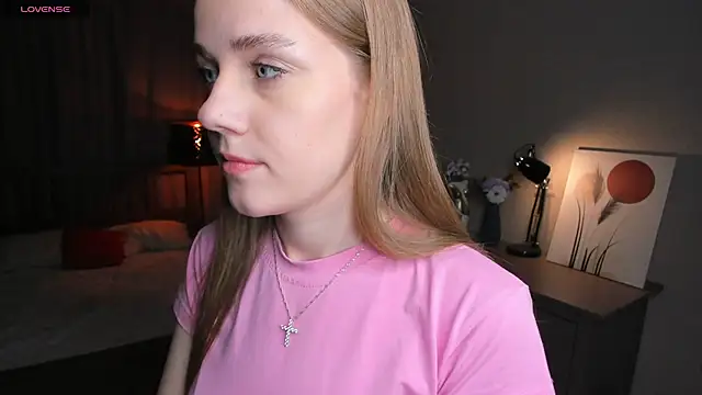 OdellaFrake naked strip on cam for live sex video chat