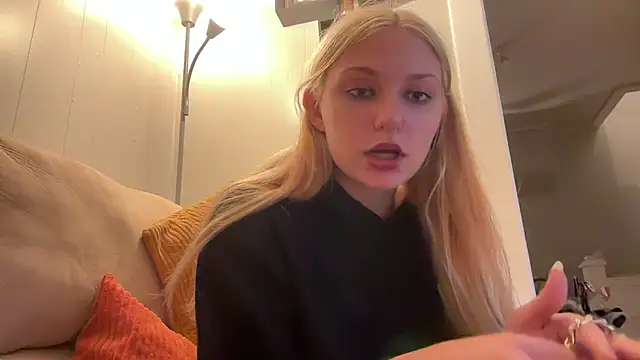 trixibby19 naked strip on cam for live sex video chat