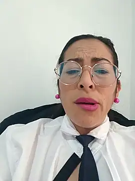 MARIANA-12_ naked strip on cam for live sex video chat