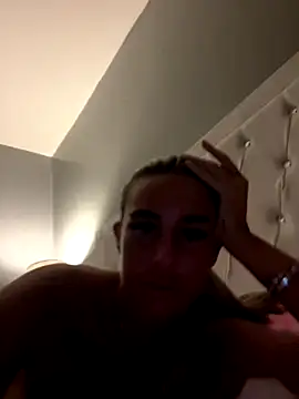 EllieMaeBaby naked strip on cam for live sex video chat