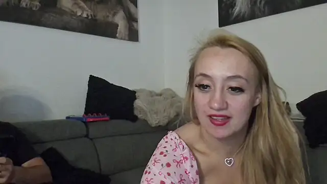 LoveXAddict naked strip on cam for live sex video chat