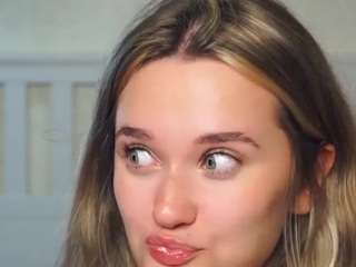 Mikki nude Live Sex Chat Show