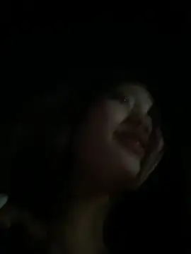 xixi_28 naked strip on cam for live sex video chat
