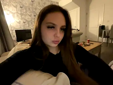 EllaStarrxxx naked strip on cam for live sex video chat