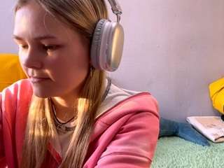 Kristyn nude Live Sex Chat Show
